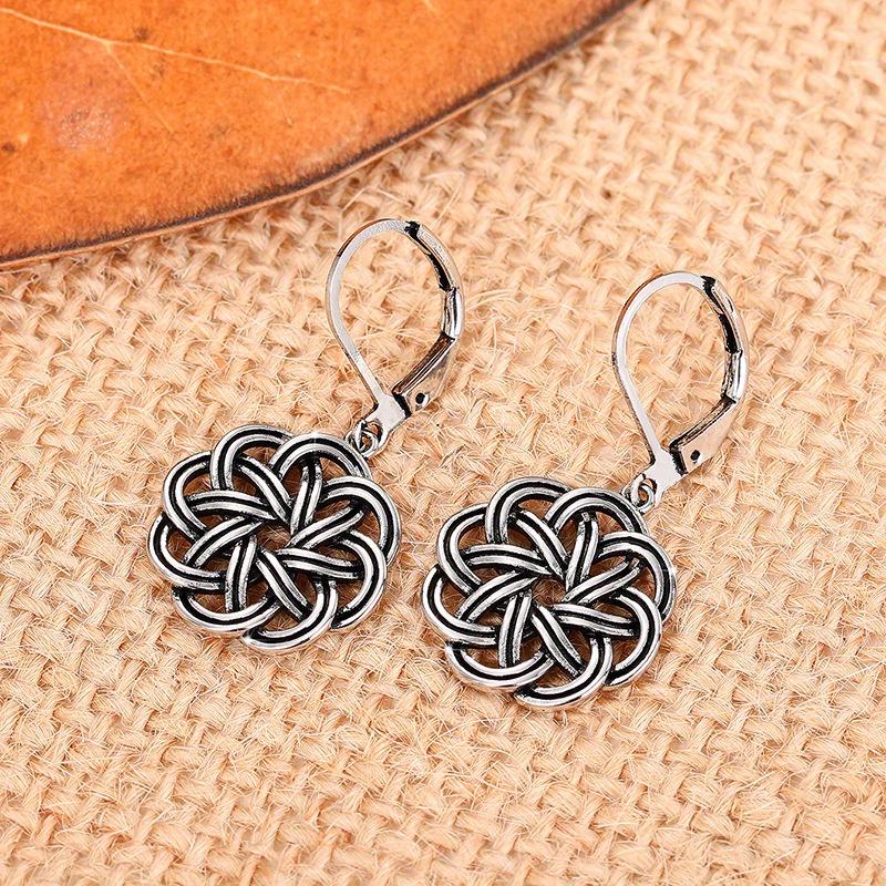 1 Pair of Fashionable Retro Earrings, with Empty Support, Elegant and Atmospheric Woven Earrings, Classical Ethnic Style Ear Buckles