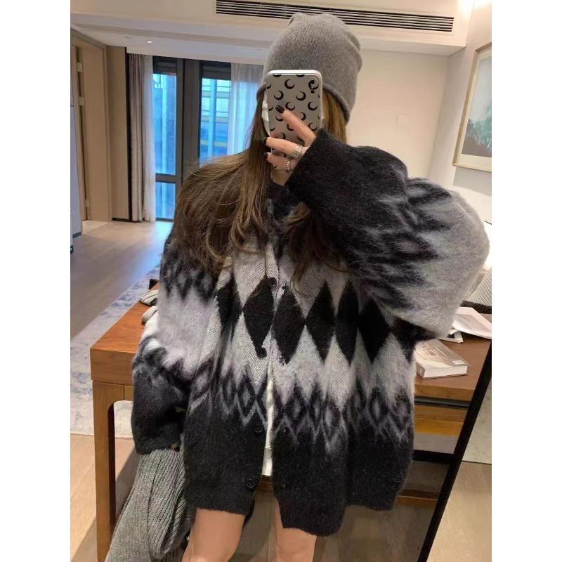 Spring new loose lazy style retro diamond color matching knitted cardigan soft waxy sweater jacket women