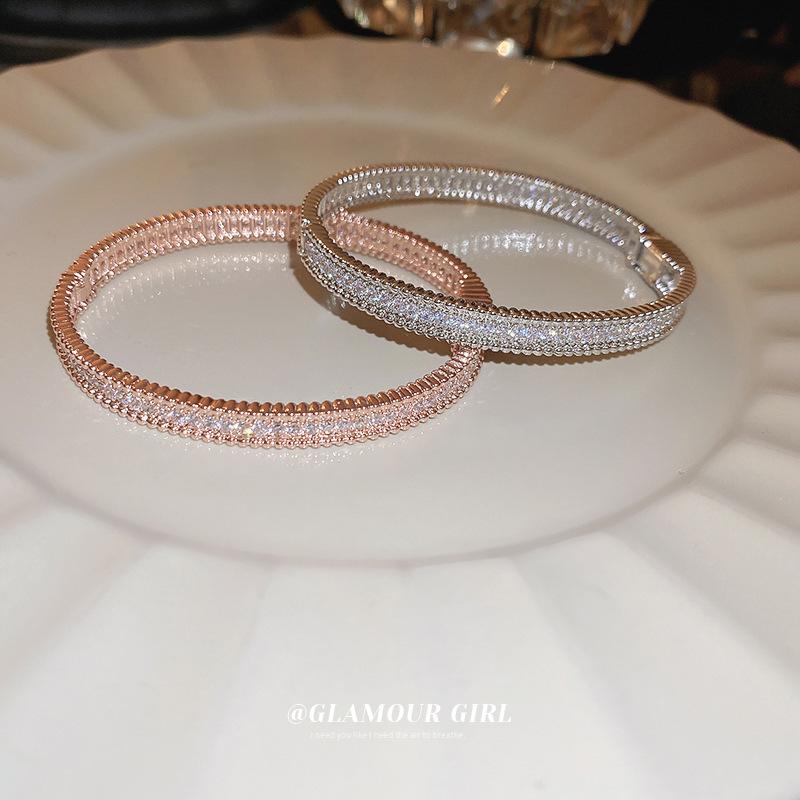 Lekka, luksusowa, wysokiej jakości bransoletka z cyrkoniami. Osobowość Minimalistyczna elegancka bransoletka. Bransoletka z wzorem mody mniejszości europejskiej i amerykańskiej