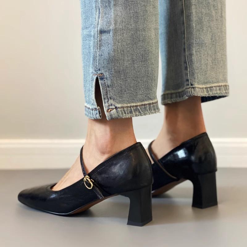 Simple French high heels thick heel with Mary Jane shoes women's brown thin commuter shoes