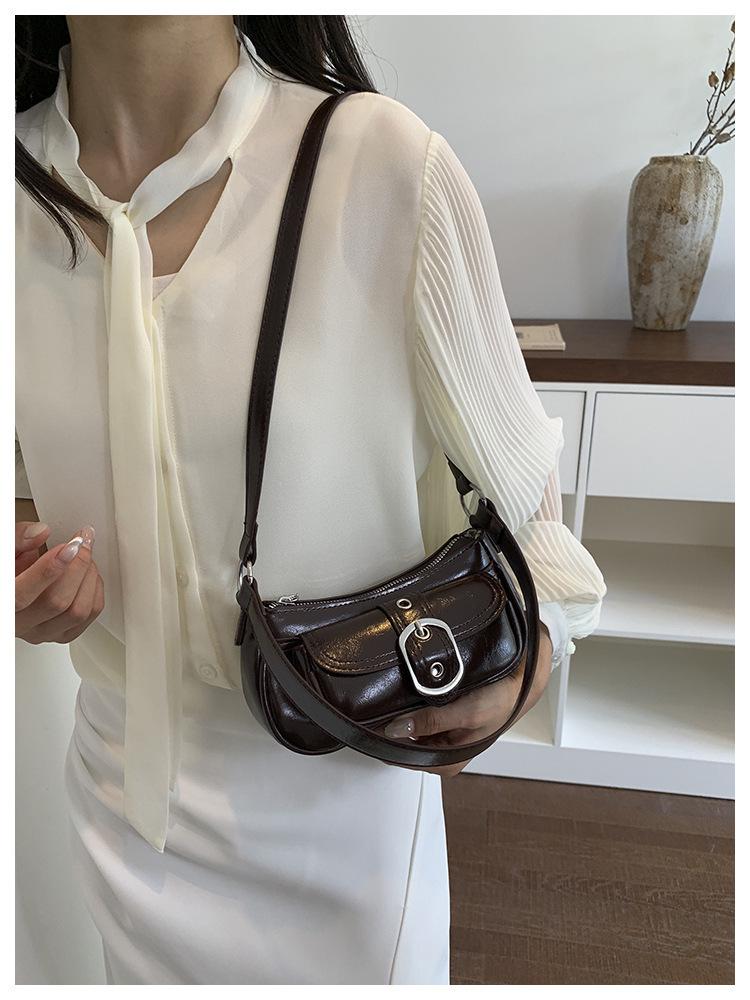 Korean Retro Light Luxury Baguette Shoulder Bag - Large Capacity, Simple Commute Style