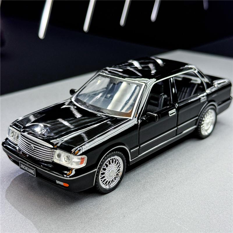 1/32 Toyota Crown 133 JZS133 Alloy Classic Old Car Model Diecast Metal Retro Vehicle Car Model Sound and Light Simulation Kids Toy Gift