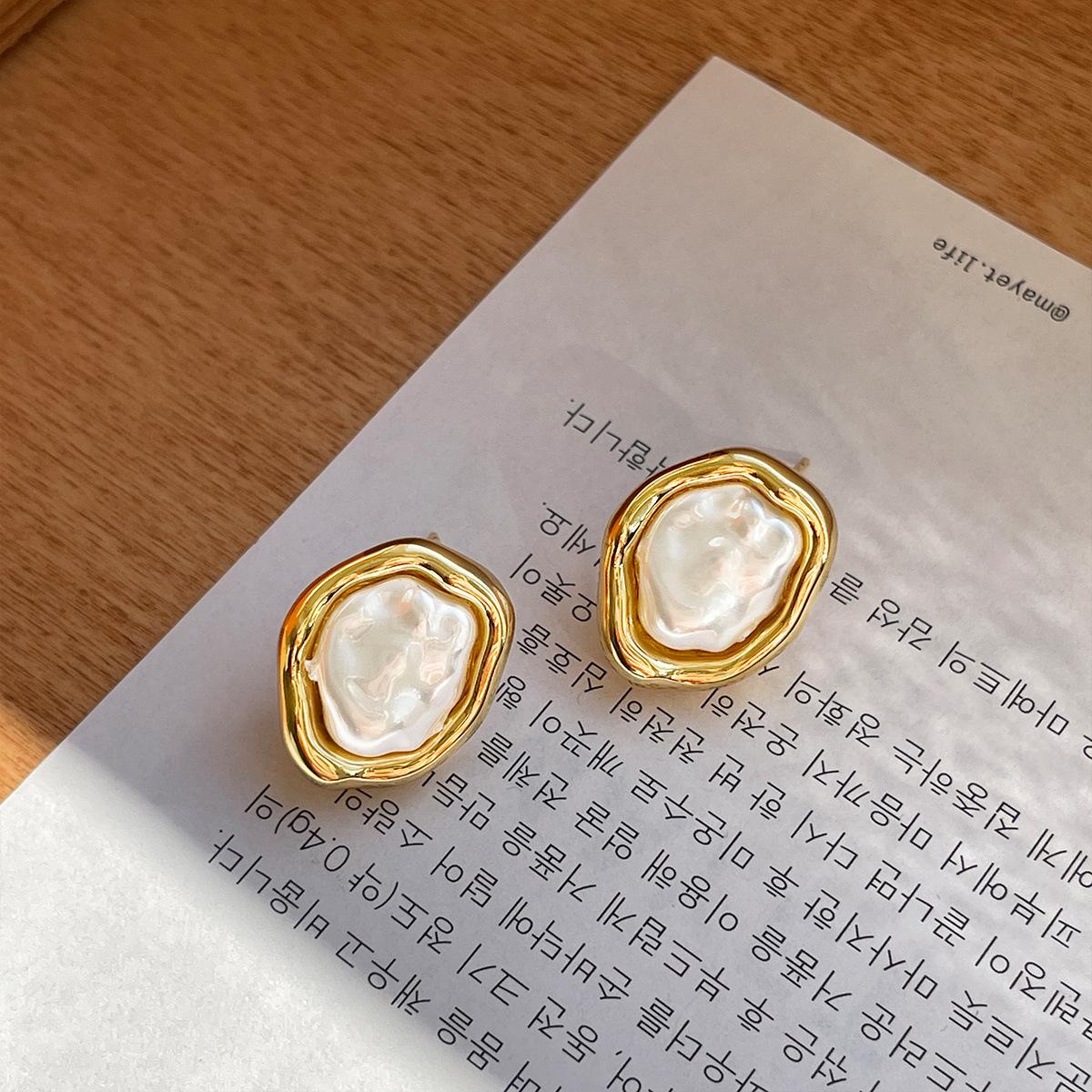 

Серьги-гвоздики из серебра 925 пробы с нестандартной огранкой, изысканные серьги с имитацией жемчуга в стиле ретро в стиле барокко, серьги премиум-класса на осень-зиму и новый год 925 silver needles