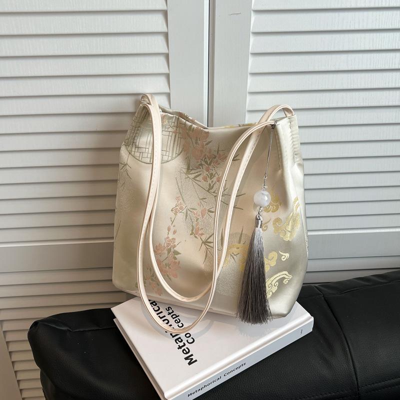 Chinese Bag Exquisite Single Shoulder Bag Female Handbag Delicate Embroidered Bag For Casual Outings Work Evening Out