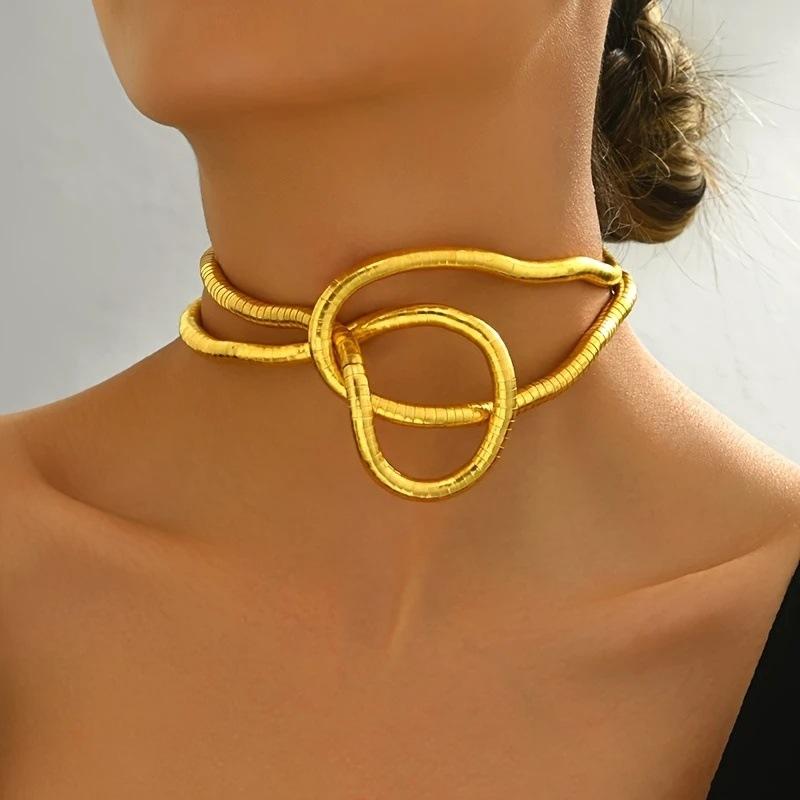 Punk hip-hop metal wind snake bone can be wrapped around the collar at will, and the personality is exaggerated and trendy.