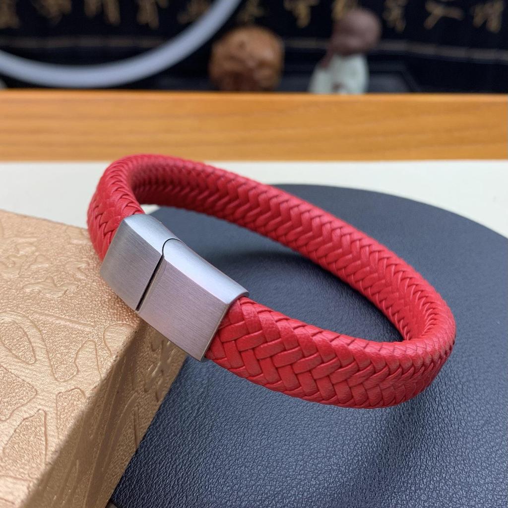 Czerwona skórzana pleciona bransoletka dla mężczyzn – Modny czerwony sznurek, prezent na Rok Benming, Rok Węża.