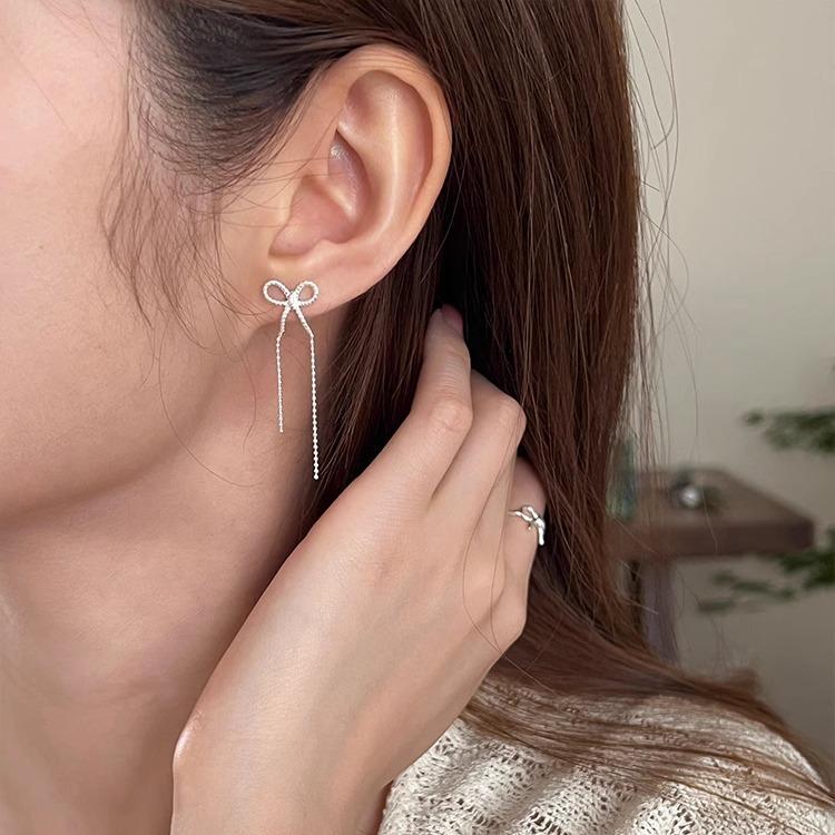 Trendy Geometric Bow Tassel Stud Earrings: Fashionable and Versatile Women's Jewelry