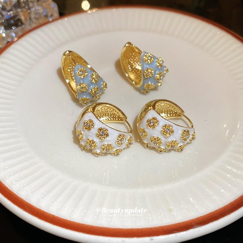 Diamond dripping flower C-shaped ear buckle French retro temperament earrings light luxury high-end earrings design sense niche