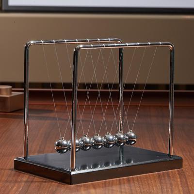 Klassisches Newtonsches Pendel: Physik Trägheitspendel zum Stressabbau und als Bildungsgeschenk