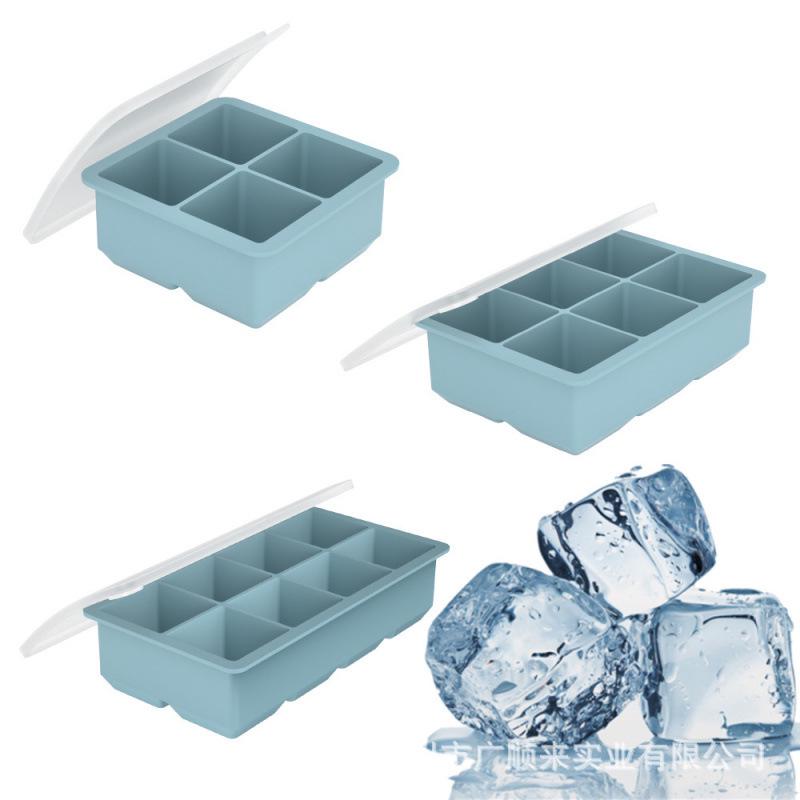 Große Eiswürfelform aus lebensmittelechtem Silikon mit Deckel zur Aufbewahrung & zum Einfrieren von Eiswürfeln