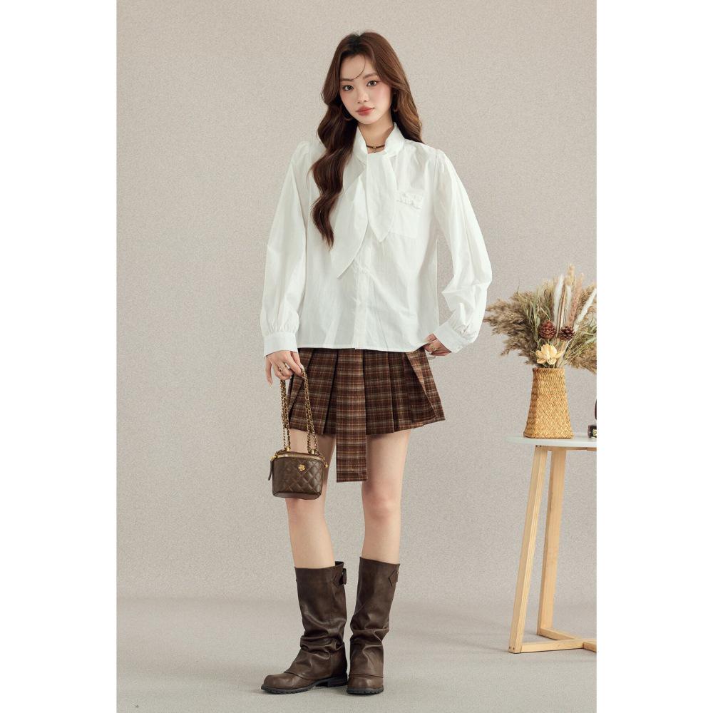 Elegant French Style White Long-Sleeved Women's Shirt - Early Autumn Chic, Slimming Design