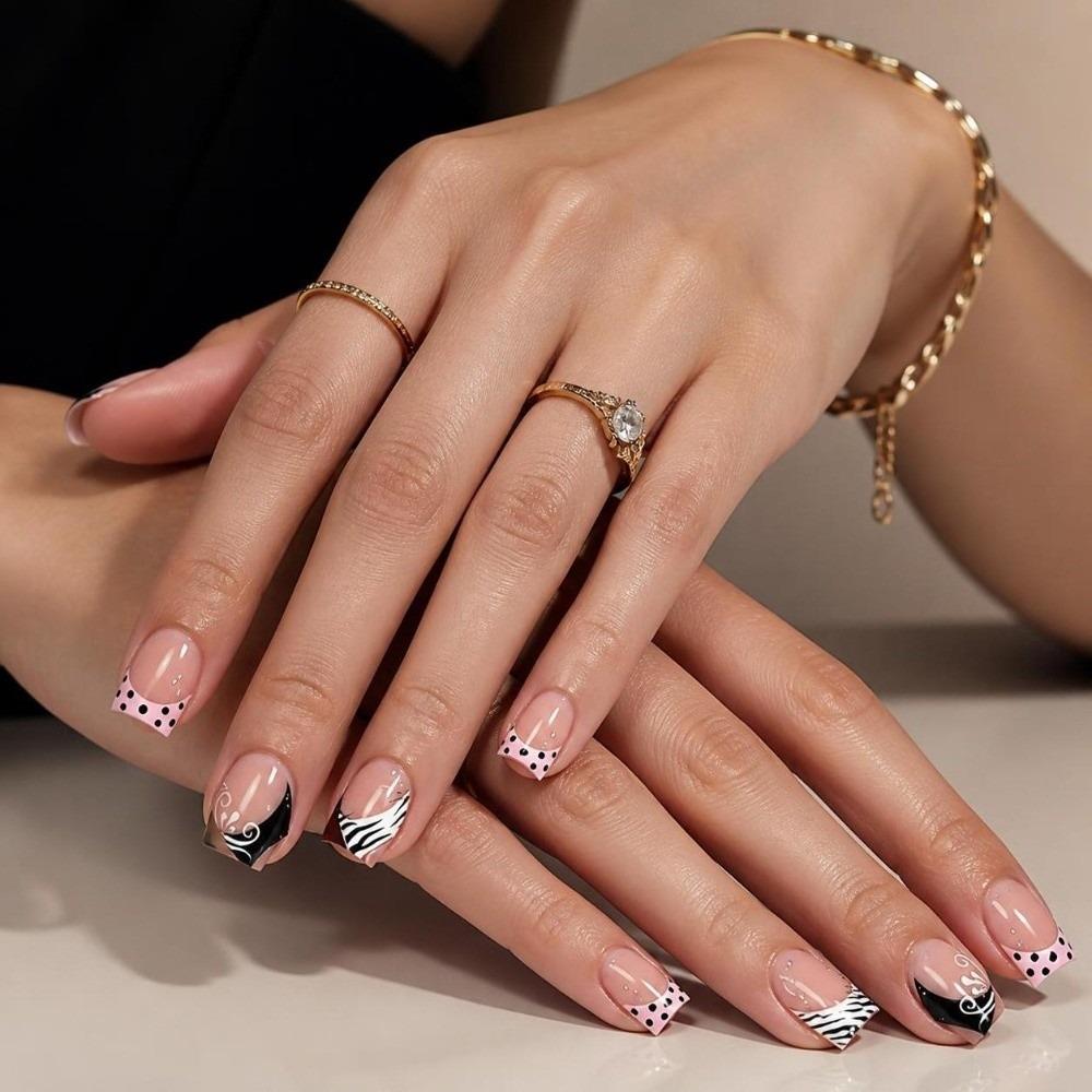 Polka Dot Pattern Press On Nails DIY Nail Art Short Square Nails Fashion Full Cover Nails
