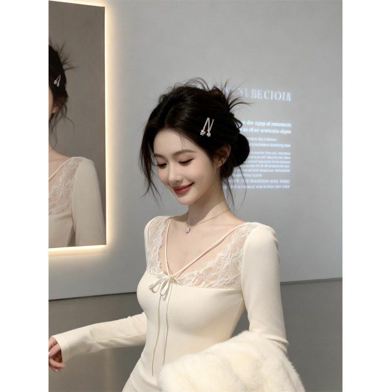 Women's V-neck Lace Patchwork Knitwear: Autumn/Winter Sexy Top - Stunning, Beautiful, and Perfect As a Base Layer.