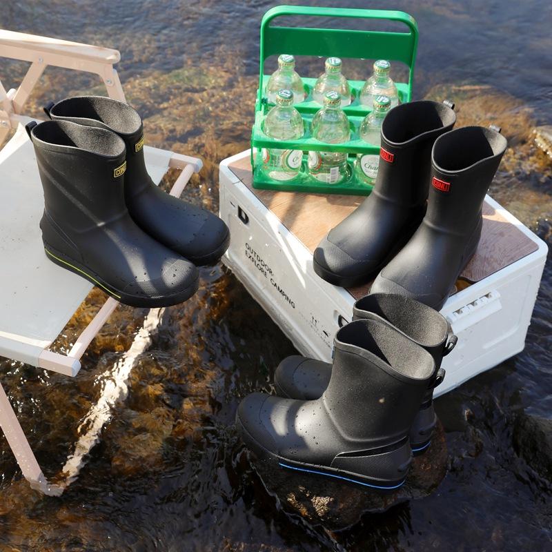 New rain shoes men's medium tube non-slip waterproof shoes fashionable outdoor water boots warm short tube rubber shoes men's fashion
