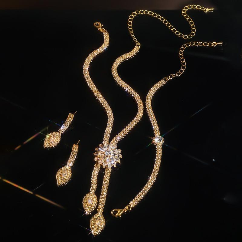 Fashion Creative Wedding Zircon Flower Jewelry Set - Bridal Reception Earrings and Necklace Set