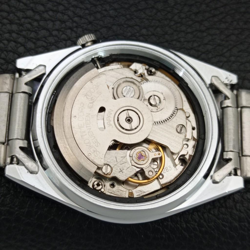 VINTAGE REFURBISHED SEIKO 5 AUTOMATIC JAPAN MENS SILVER DIAL WATCH a446151-1