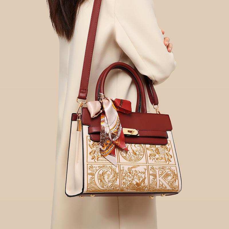 Small Embroidery Chinese Style Bag Female Bag Temperament Handbag Middle-aged Mother Bag
