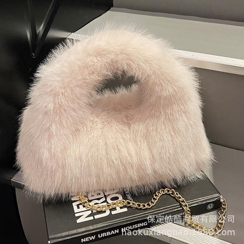 Plush Bag Women's Large Capacity 2025 New Autumn and Winter Casual Shoulder Handbag Fluffy Commuter Dumpling Bag