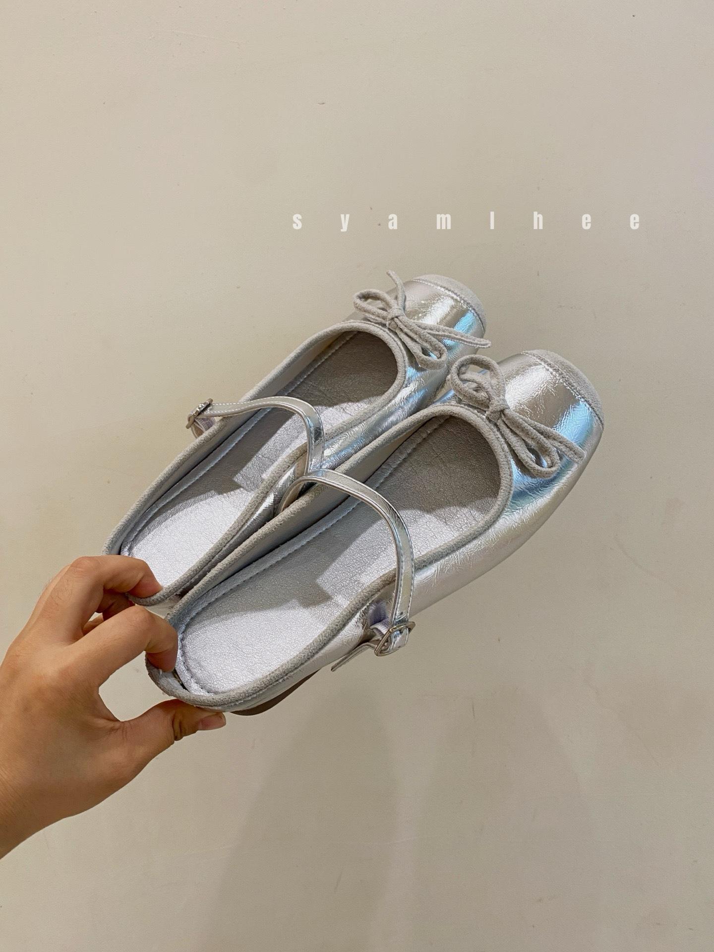 

Маленький человек толстоподошвенные увеличивающие рост цветовая гамма бант туфли-лодочки женские новые мягкая подошва серебристая сумка голова полушлепанцы 39 серебряный