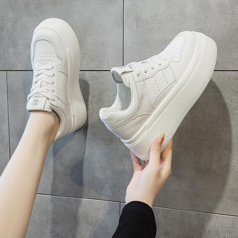 Little white shoes women's 2025 new popular spring campus style versatile casual shoes sports style lace-up board shoes heightening shoes