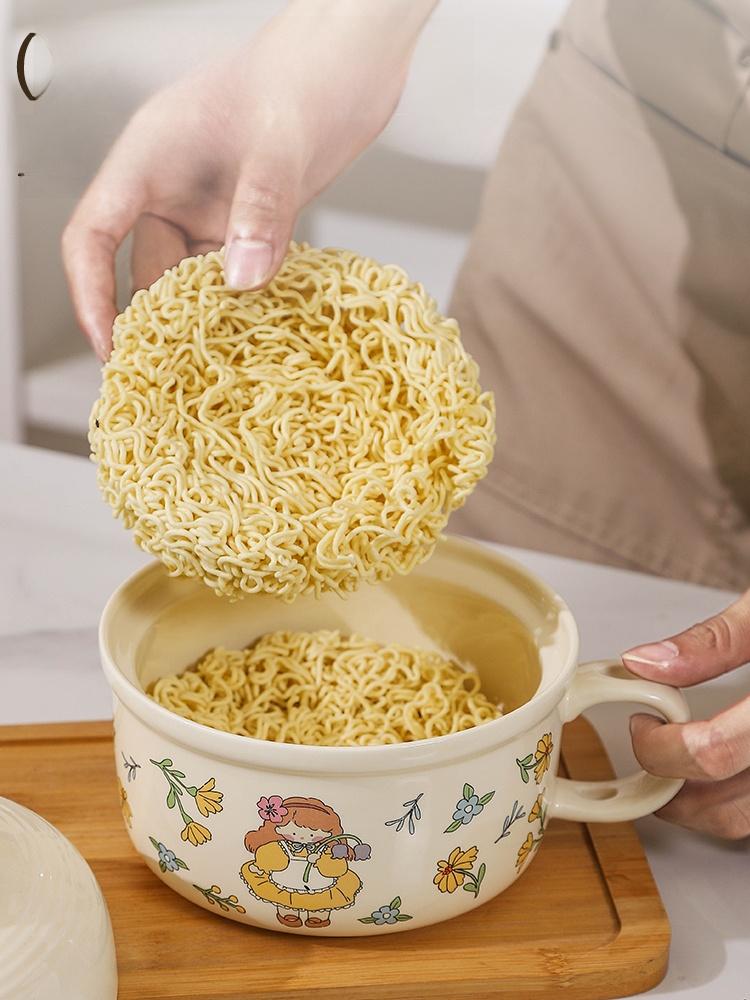 Ceramic Instant Noodles Bowl with Lid And Handle Dormitory Student Microwave Safe Soup Bowl Personal Special Bowl Cartoon Design