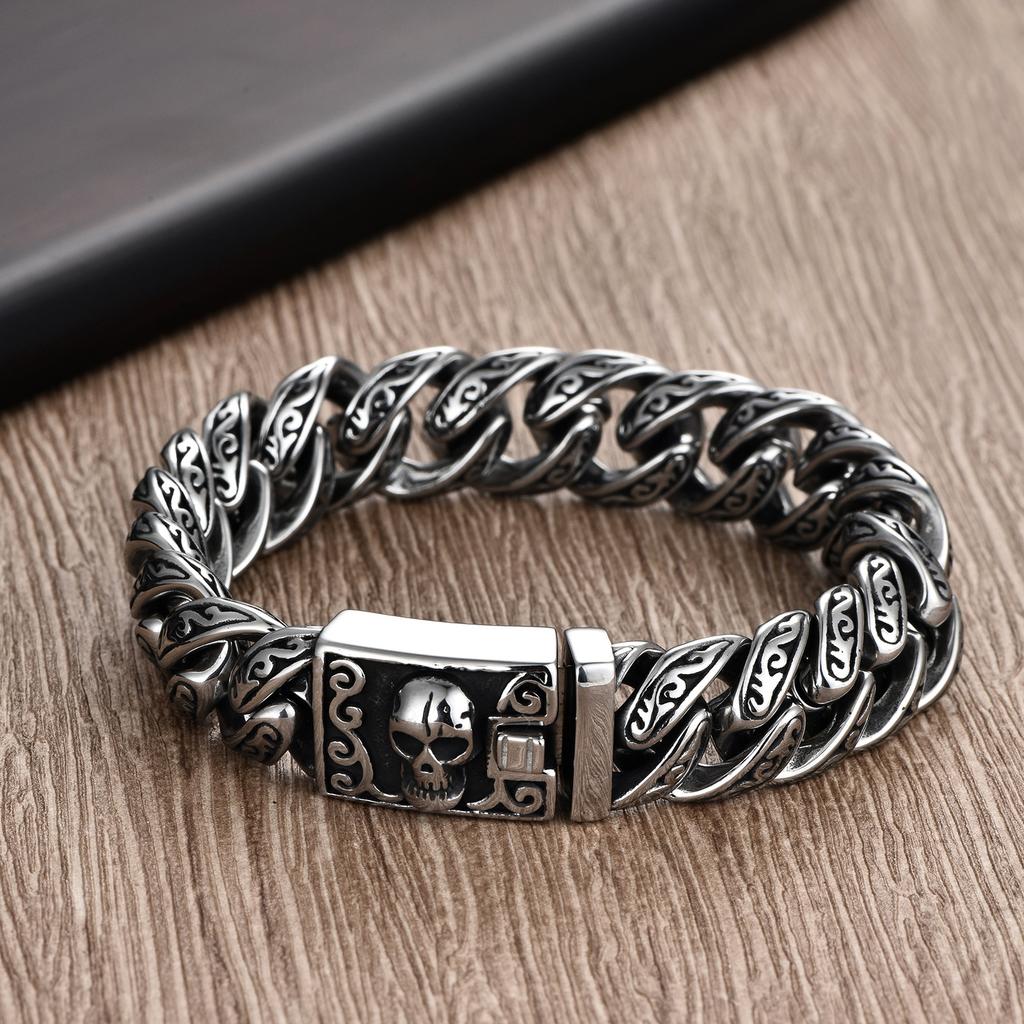 Personalized Punk Men's Stainless Steel Trend Jewelry Domineering Retro Pattern Titanium Steel Skull Bracelet