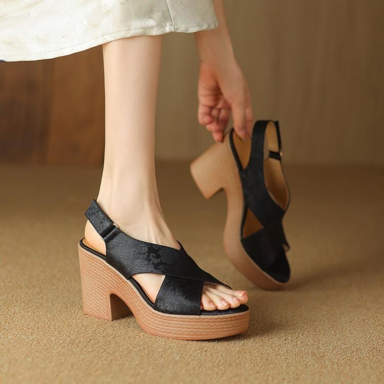 

Женские сандалии 2025 Лето Женская обувь на плоской подошве Мягкая искусственная кожа Сандалии женские Летние сандалии Женская обувь 35 чёрный