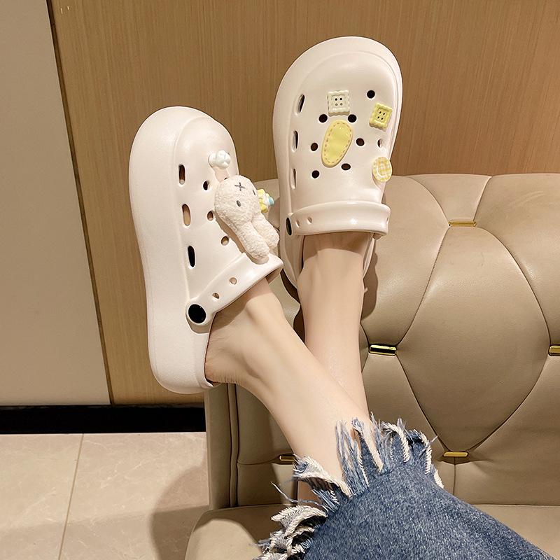 Thick-soled hole shoes women's 2025 new summer outer wear bag head cool slippers women's non-slip cute cartoon one-pedal slippers