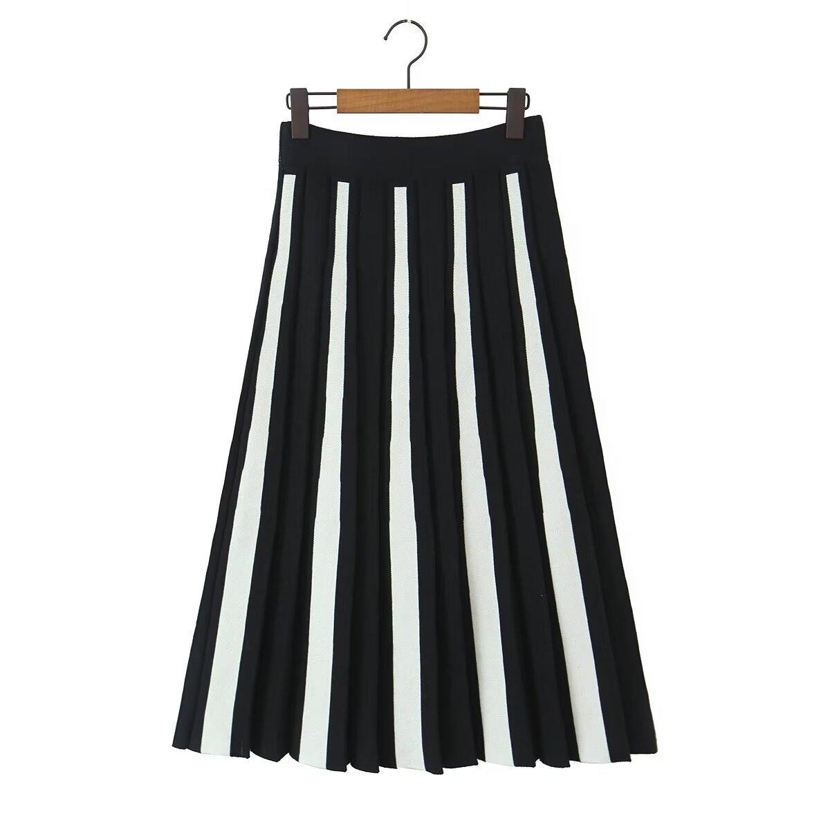 European and American style, new women s clothing, foreign style, versatile, fashionable knitted contrasting striped skirt S