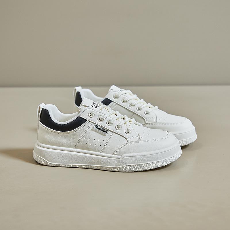 Casual Flat Sneakers for Women Skateboarding Shoes Outdoor Lightweight Non-slip Lace Up Running Shoes Faux Leather Walking Sport Shoes Womens Sneaker