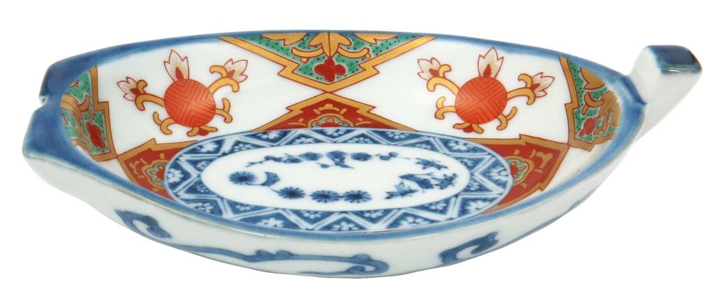 Ishimaru Pottery (HASAMI Porcelain) Hayashikuro Kiln Gorgeous Old Imari Style Boat-Shaped Small Plate (Side Plate) with Treasure Pattern