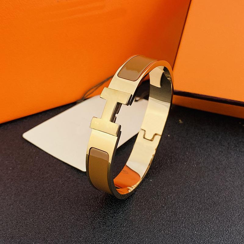 

2025 Classic Fashion Trend Bracelet Letter Bracelet Women s Rose Gold Card Buckle Bracelet 17CM