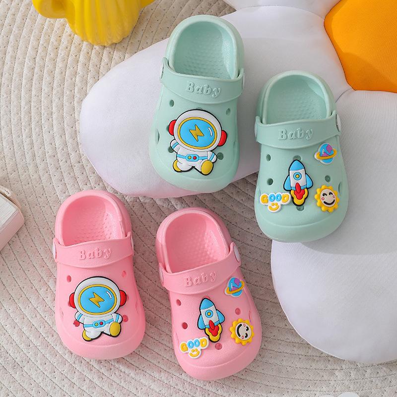 

Boys and young children wear hole shoes bag head slippers Girls breathable non-slip summer lightweight soft-soled beach cool slippers 21-22 [inner length 13cm]