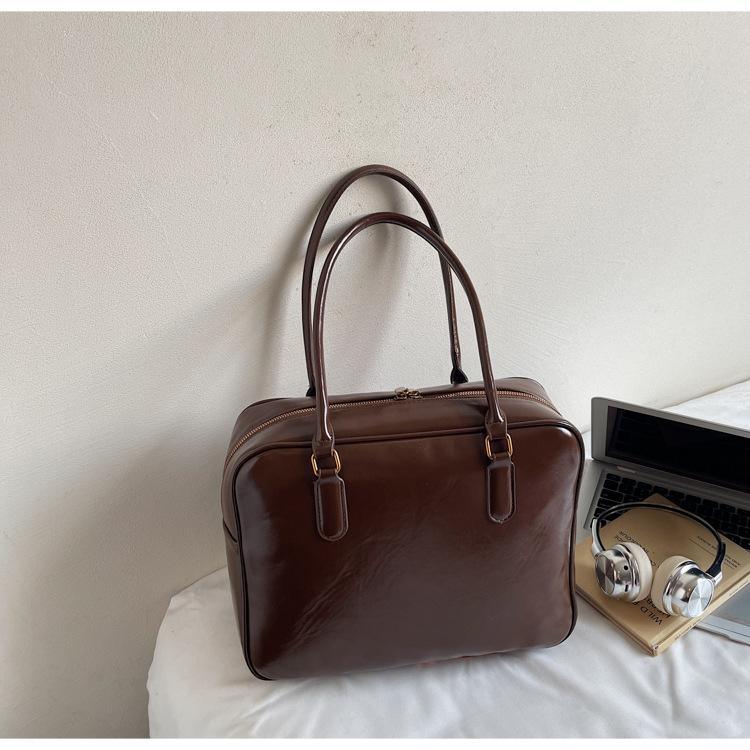 2025 new Korean niche retro briefcase fashionable large-capacity commuter shoulder bag briefcase women