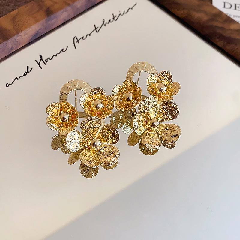 Elegant Vintage French Butterfly Flower Stud Earrings - High-End Fashion Accessories for Women