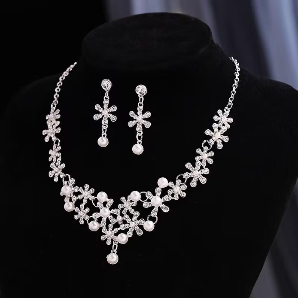 Elegant Pearl Necklace Ears Sparkling Earrings Set Flower Necklace Bridal Wedding
