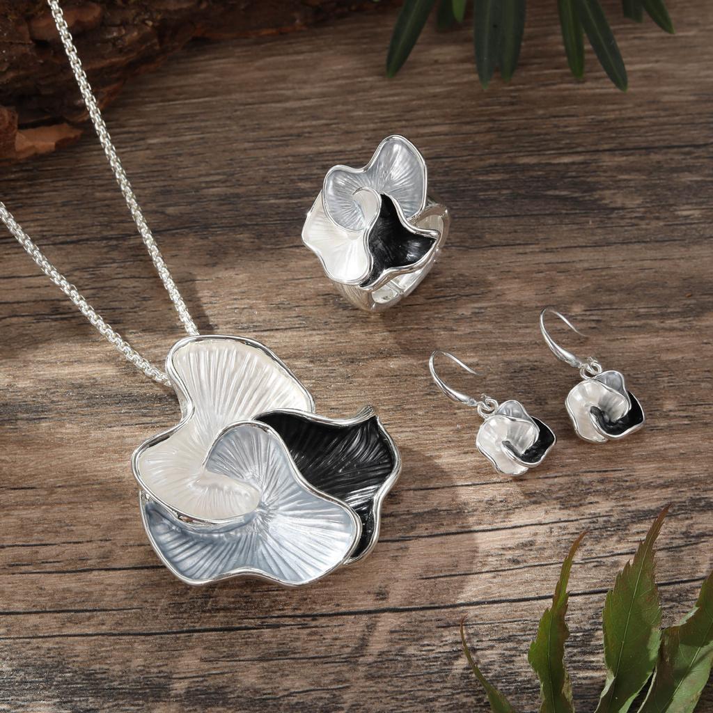 New Color Painting Oil Geometric Petal Stud Earrings, Pendant Set, Women's High-end Jewelry Set