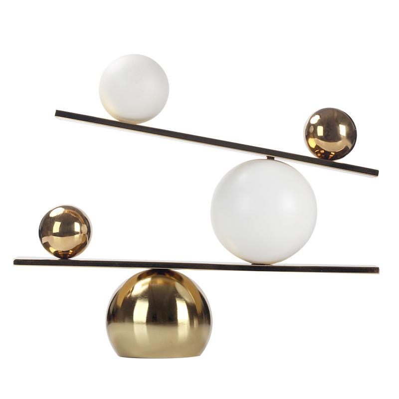 Metal Handicraft Geometric Golden Ball Seesaw Balance Ramp Metal Decorative Figurines Home Decoration Accessories