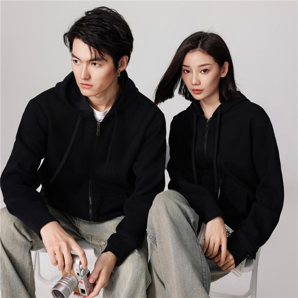 Höst Dubbelnålskvalitet Fleece Huva Dragkedja Fallande Axlar och Hårband, Par Kläder, Trendiga Klasskläder för Manliga och Kvinnliga Studenter