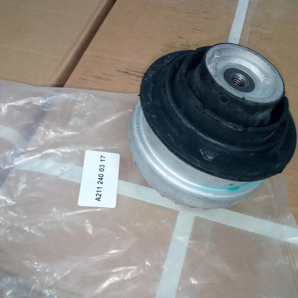 Mercedes-Benz 203/211 Engine Mount Rubber Pad