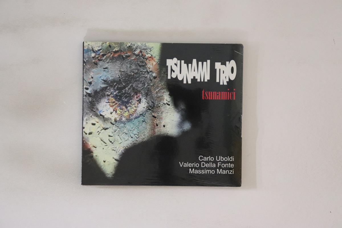 

CD TSUNAMI TRIO - Tsunamici BA362CD MUSIC CENTER 2015 Италия Джаз Б/У