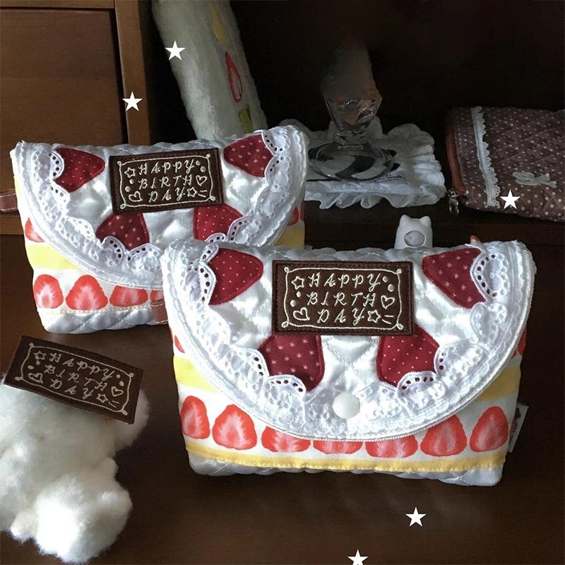 

1Pc Fashion Kawaii Sweet Cake Handbag Strawberry Patchwork Lolita Cute Y2K Aesthetic Women Top-Handle Bag