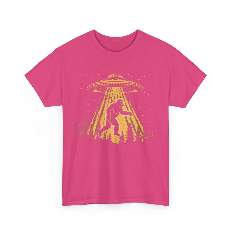Bigfoot & Alien Shirt | UFO Scene T-Shirt | Alien Graphic Tee | Abduction Shirt 4 3XL