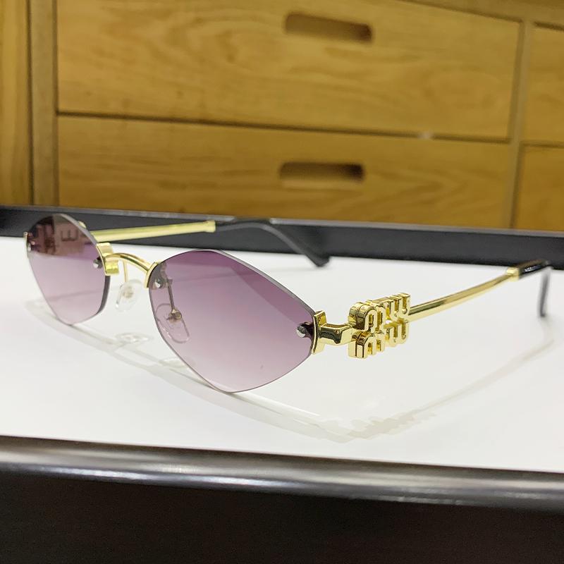 

Модні багатокутні сонцезахисні окуляри з маленькою оправою в стилі ретро для жінок, металеві без оправи, модні сонцезахисні окуляри 90292 сірий