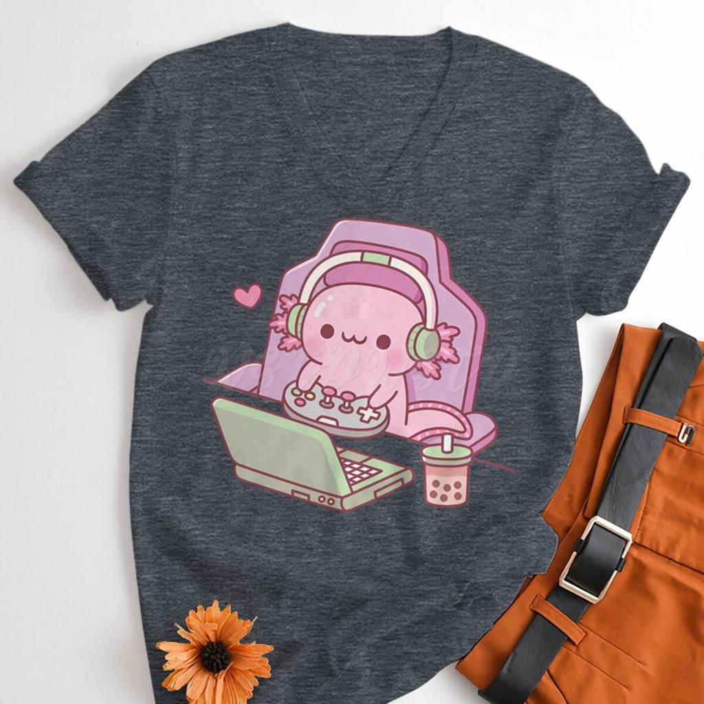 Moterų marškinėliai Mielas axolotlis žaidžiantis žaidimus Spausdinimas Madingi vasariniai viršutiniai drabužiai Bobos arbatos mėgėjas Kawaii marškinėliai Žaidėjas V formos iškirptė Juokingas marškinėlis