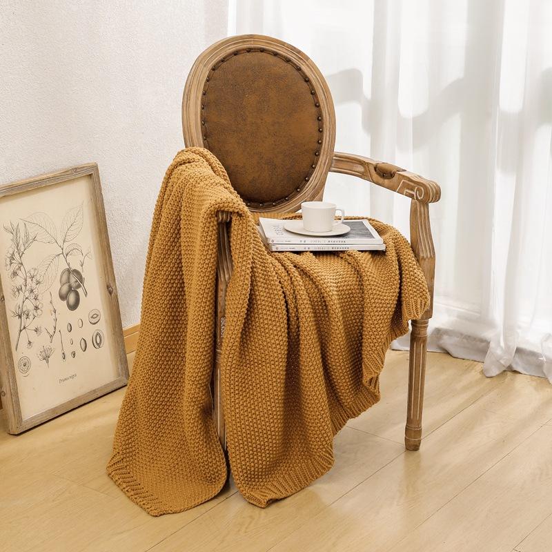 Вязаные декоративные пледы для дивана — фото 14