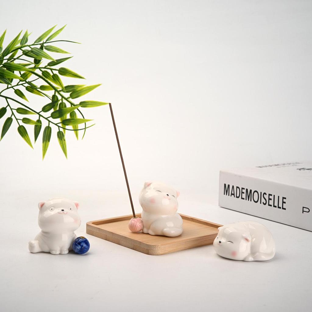 Ceramic Cute Kitten Incense Holder - Sandalwood & Agarwood Burner for Home Decor and Incense Ceremony.