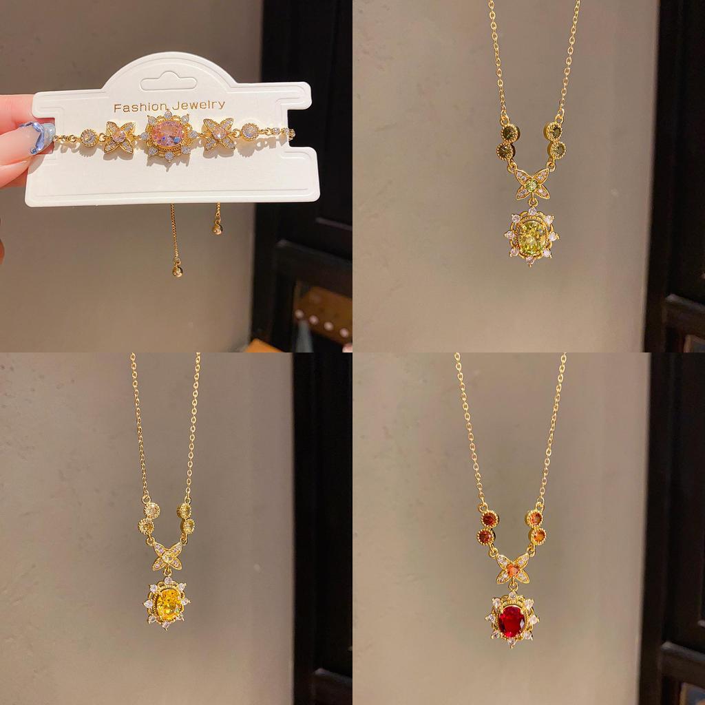Flower Pendant Necklace With Gold Plating And Zirconia For Elegant Womens Fashion