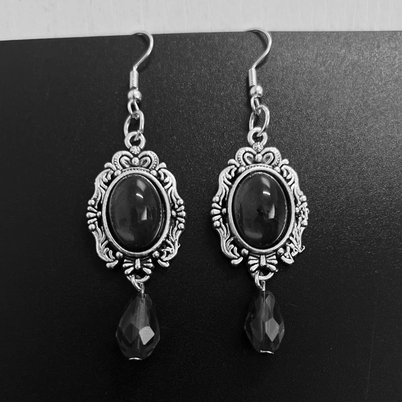 Gothic Retro Sliver Color Oval Relief Lacework Red Glass Crystal Dangle Earrings for Women Hallowmas Party Luxury Charm Jewelry