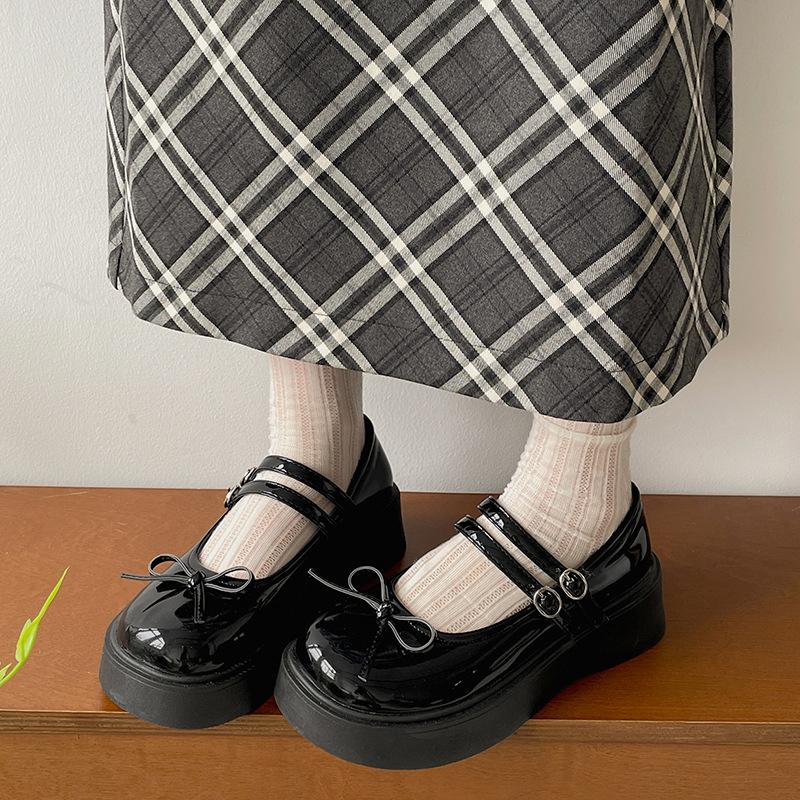 Fashion French retro shallow mouth platform single shoes women's 2025 new summer skirt versatile Mary Jane small leather shoes
